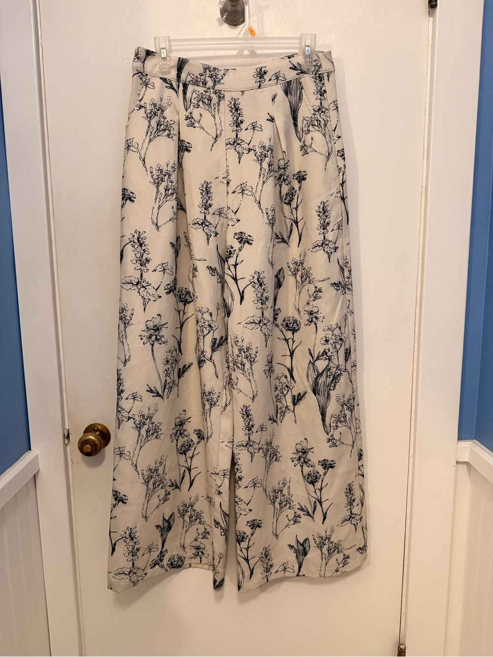 Cider Wide-Leg Pants With Pockets & Side Zip Cream with Black Botanical Print LG
